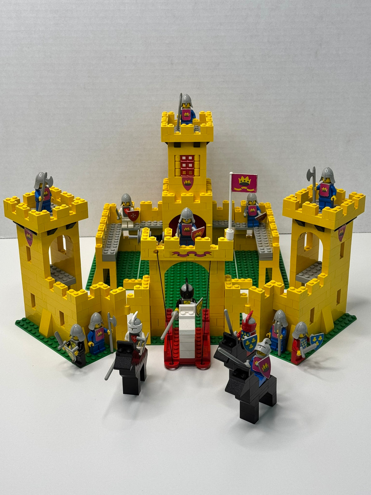 6075 Castle